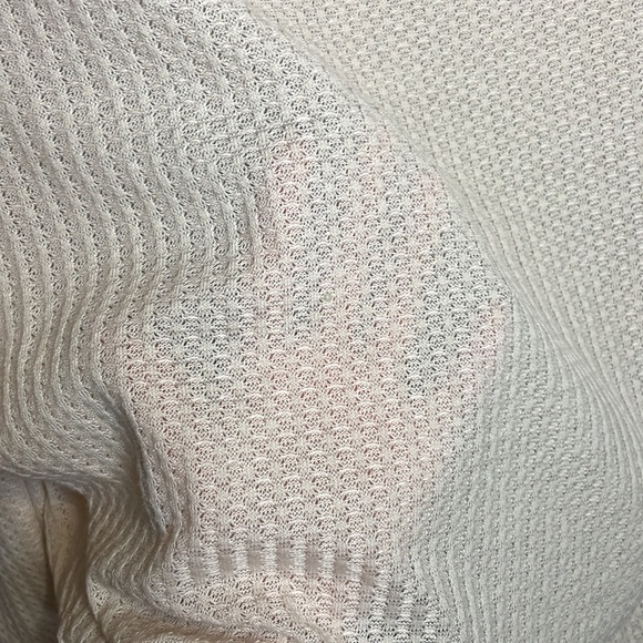 NWT Umgee Cowl Neck Dolman Waffle Top - Beige - Size Medium - Picture 5 of 7